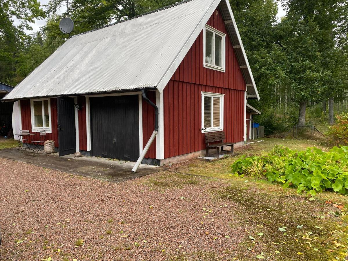 Laettstaedad Stuga Med Bastu Och Inkluderande Kanot Odensjo エクステリア 写真